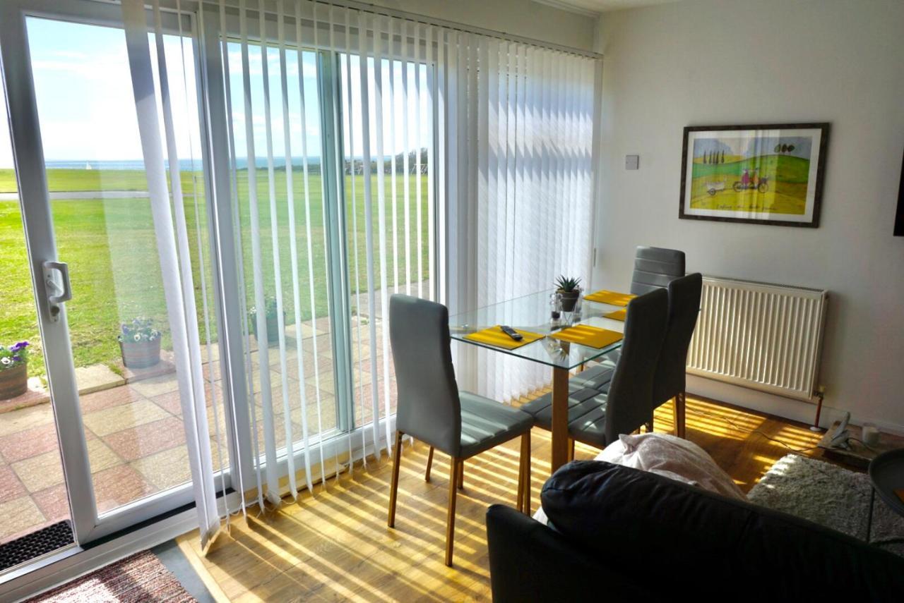 Seaview Self-Catering Coastal Bungalow In Rural West Wight Freshwater Kültér fotó