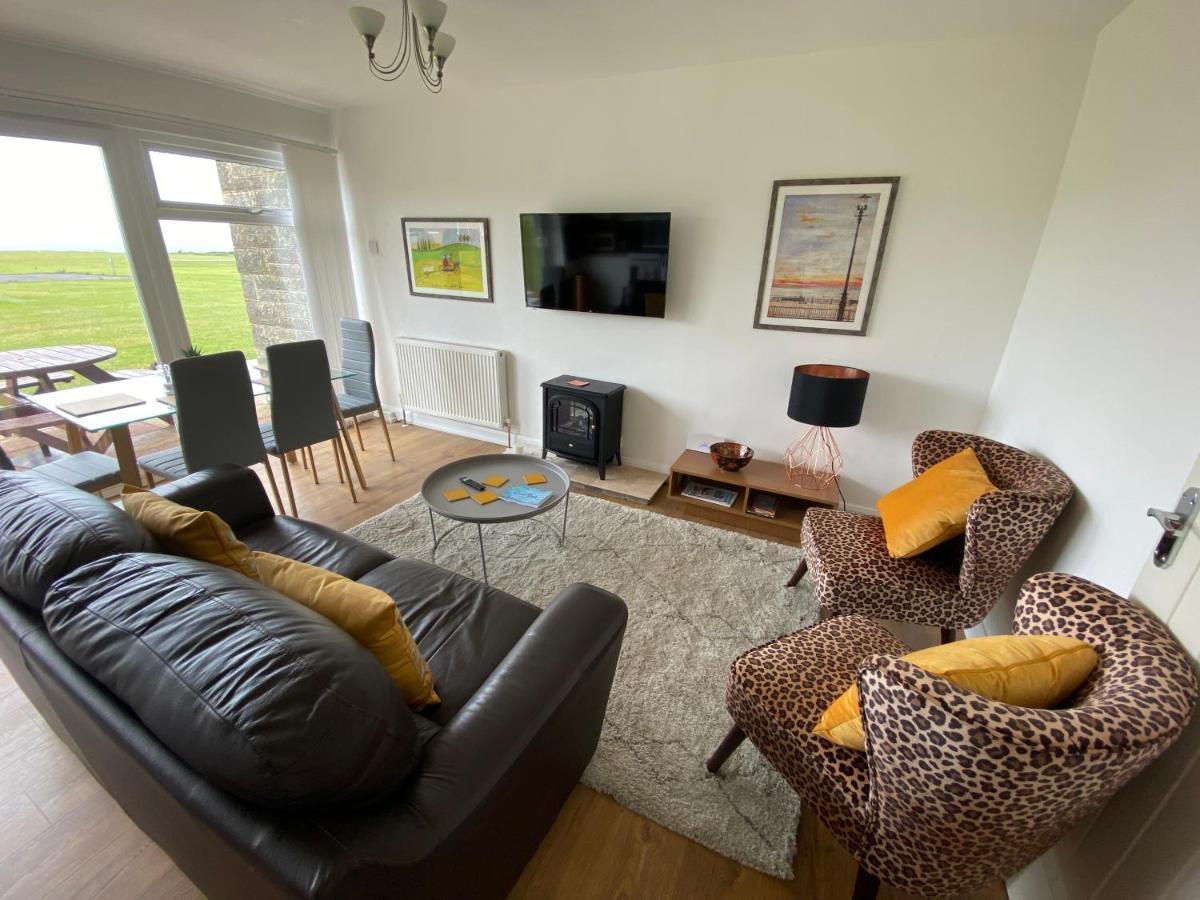 Seaview Self-Catering Coastal Bungalow In Rural West Wight Freshwater Kültér fotó
